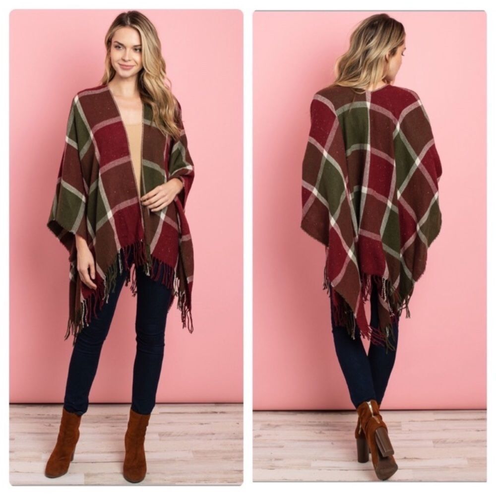 002 Checkered Greenย & Burgundy Fall Poncho